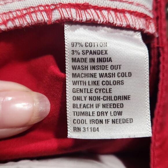 Kim Rogers Chino Red Shorts - Picture 3 of 4